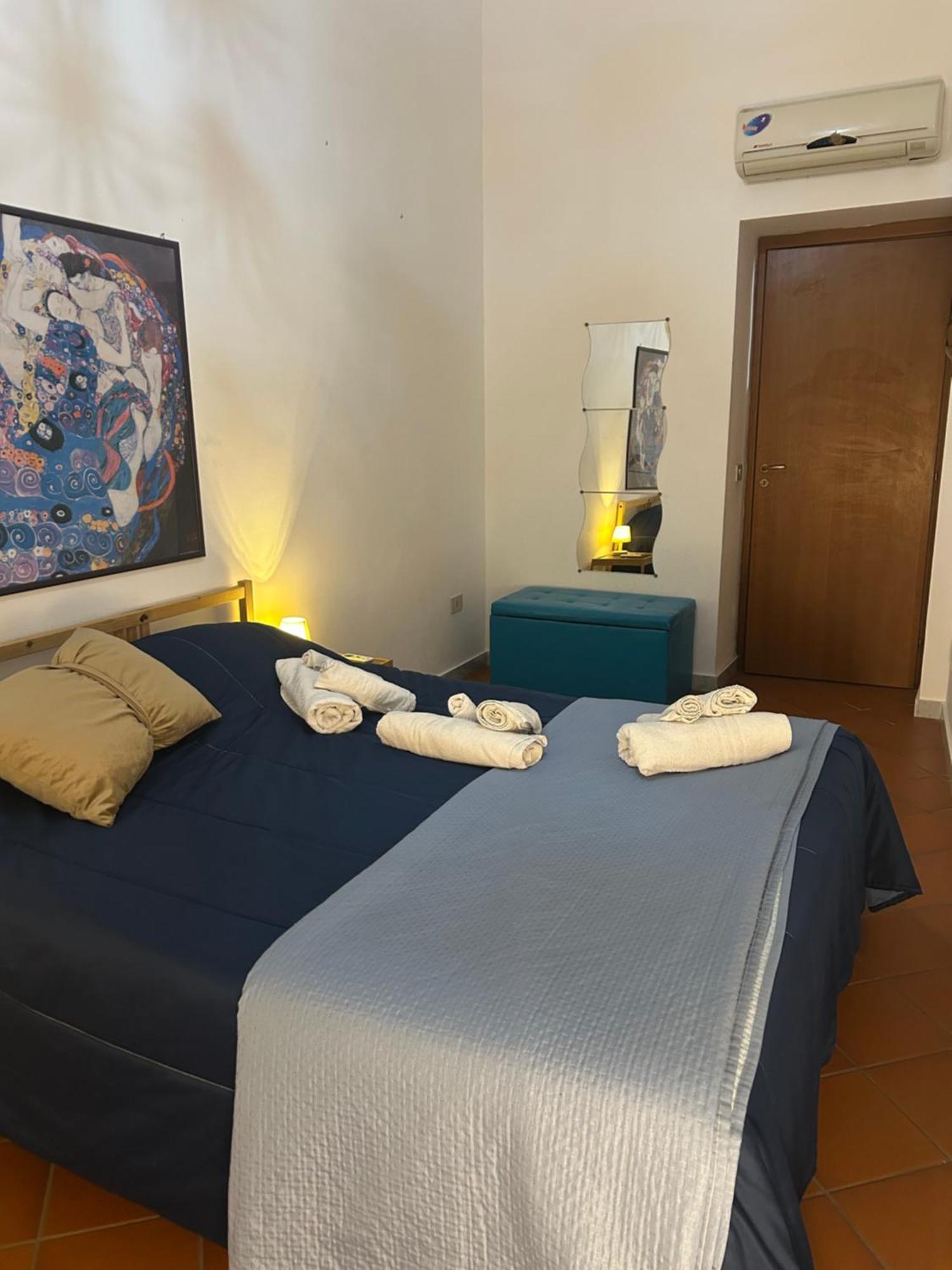 Vucciria'S House Centro Storico Apartment Palermo Luaran gambar